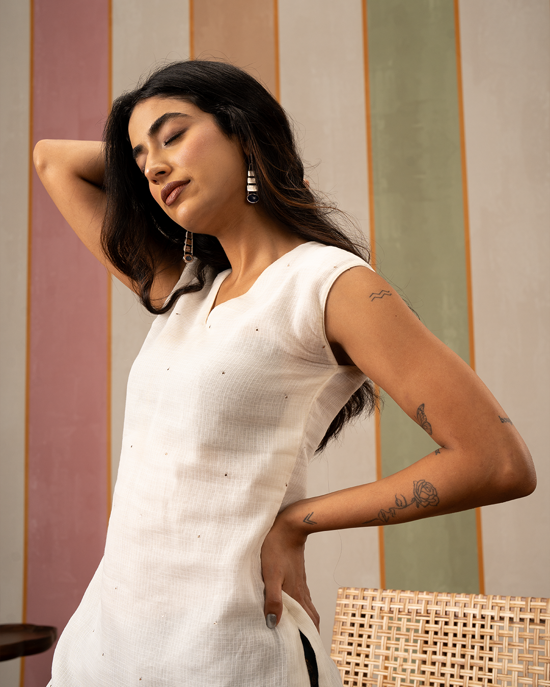 White Mukaish Doria Sleeveless Short Kurti - Industale