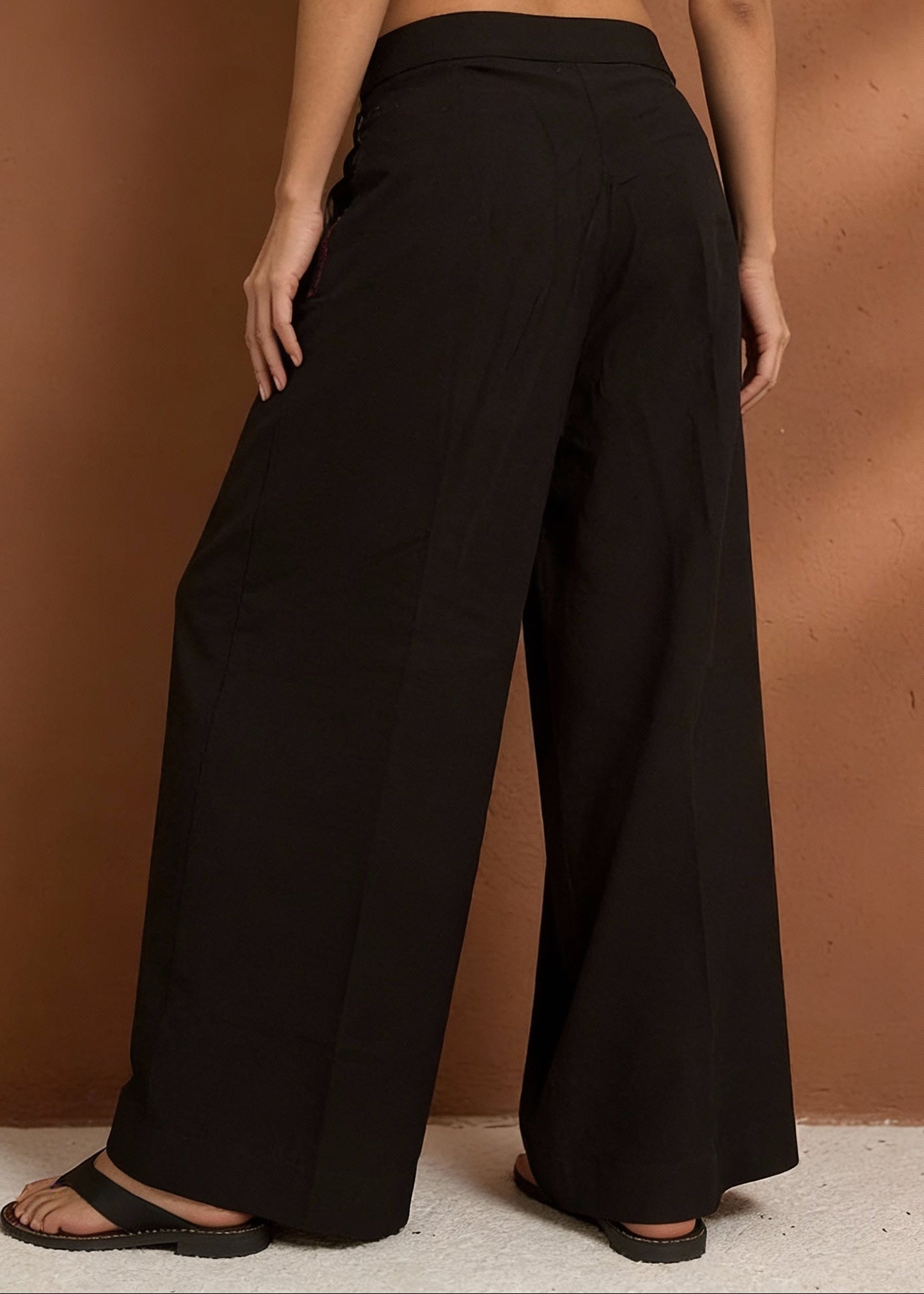 Ikai Flared Pants