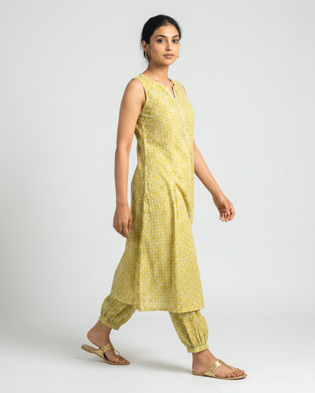 Ambar Mul Kurta - Yellow & Blue
