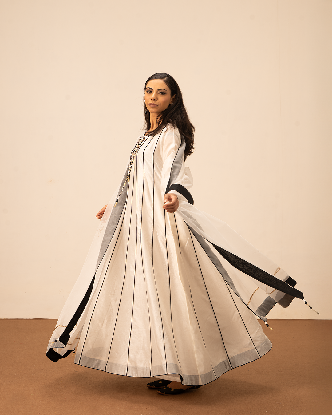 Aven Anarkali Kurta Set