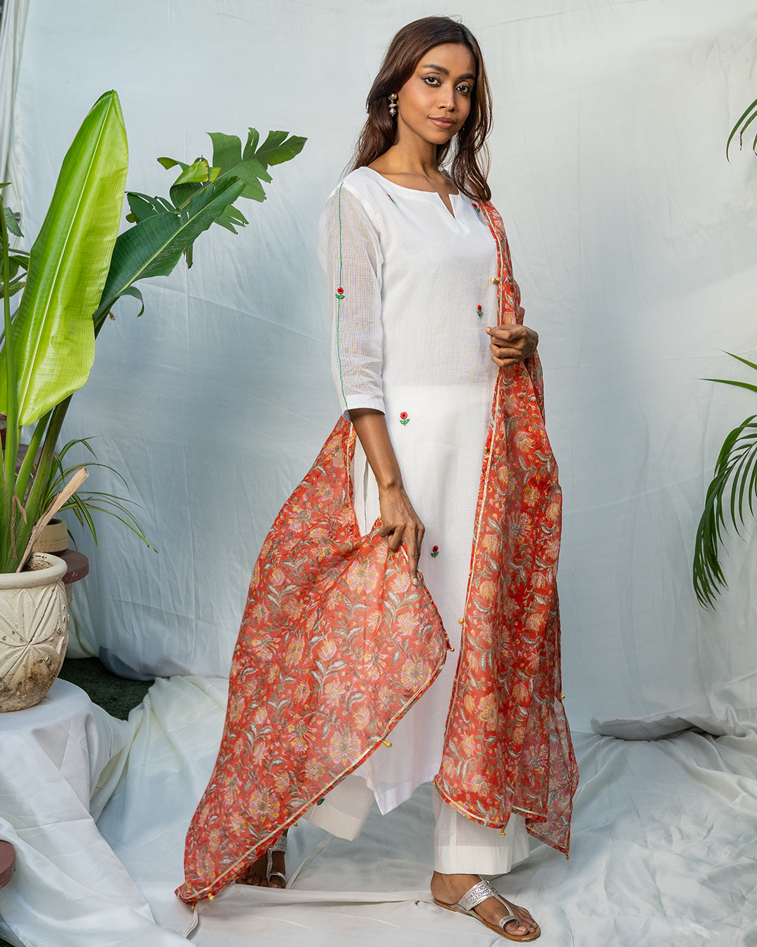 White Doria Straight Fit Kurta Set with Red Handblock Dupatta