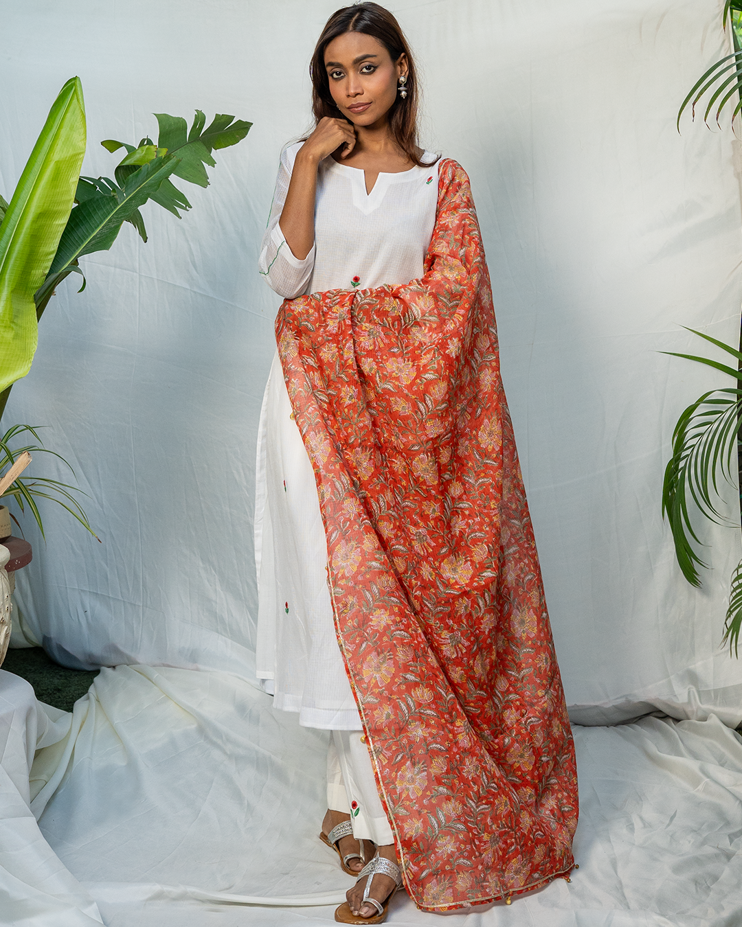 White Doria Straight Fit Kurta Set with Red Handblock Dupatta
