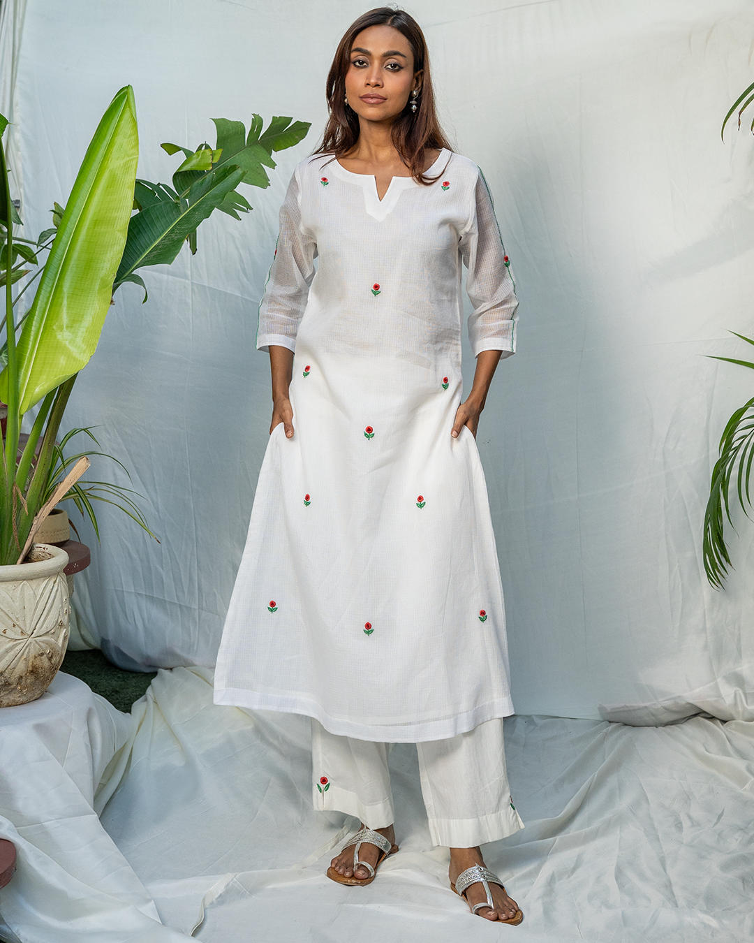 White Doria Straight Fit Kurta Set with Red Handblock Dupatta