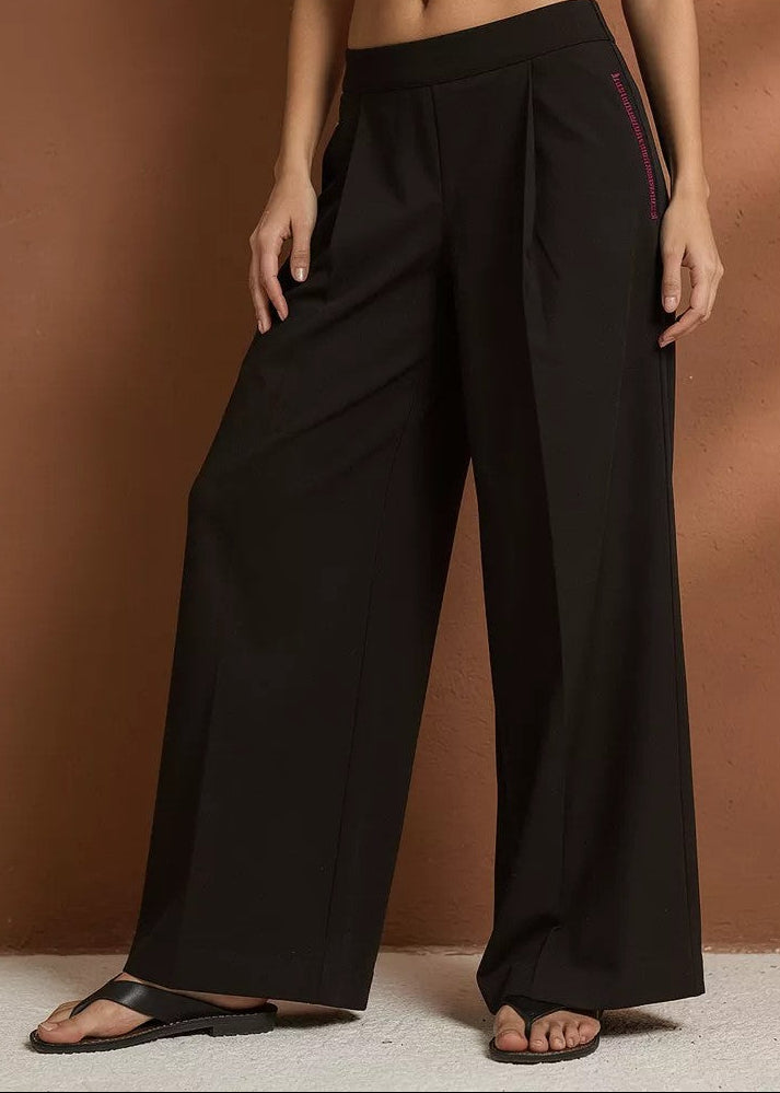 Ikai Flared Pants